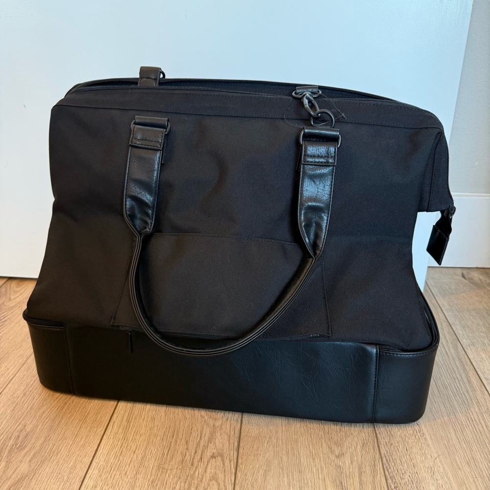 NWT Beis Weekender